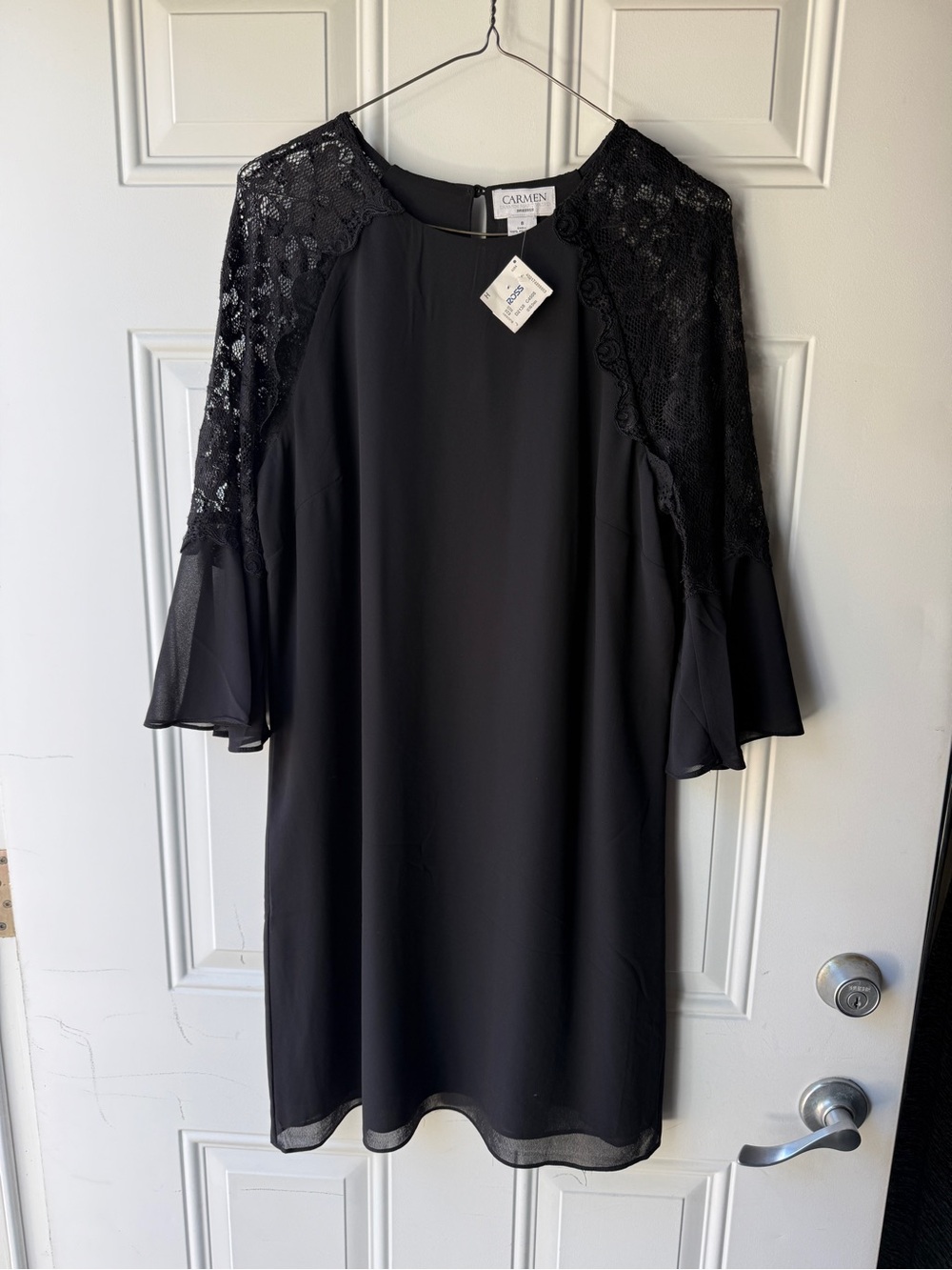 Carmen Marc Valvo Women's Black Lace Sleeve Shift Dress